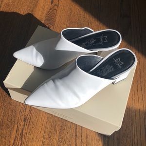 White  pointy toe mules